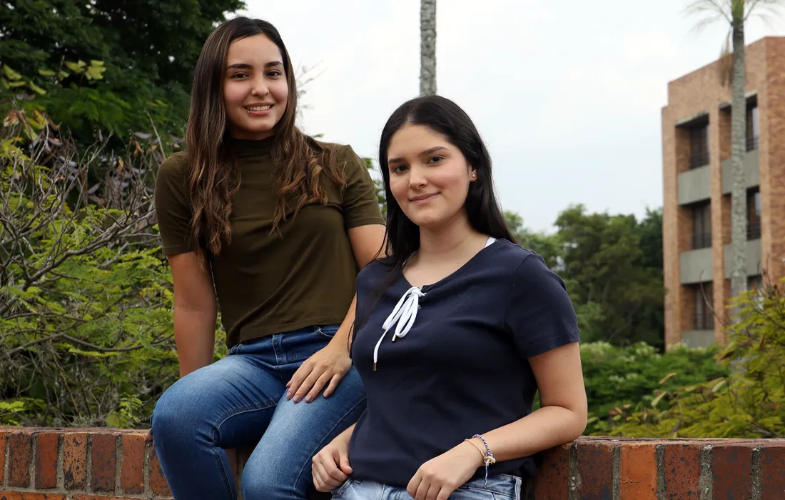 Sara Calad y María Camila Castillo, estudiantes de Ingeniería Industrial de la Javeriana Cali y participantes del proyecto ME310 Sara Calad y María Camila Castillo, estudiantes de Ingeniería Industrial de la Javeriana Cali y participantes del proyecto ME310
