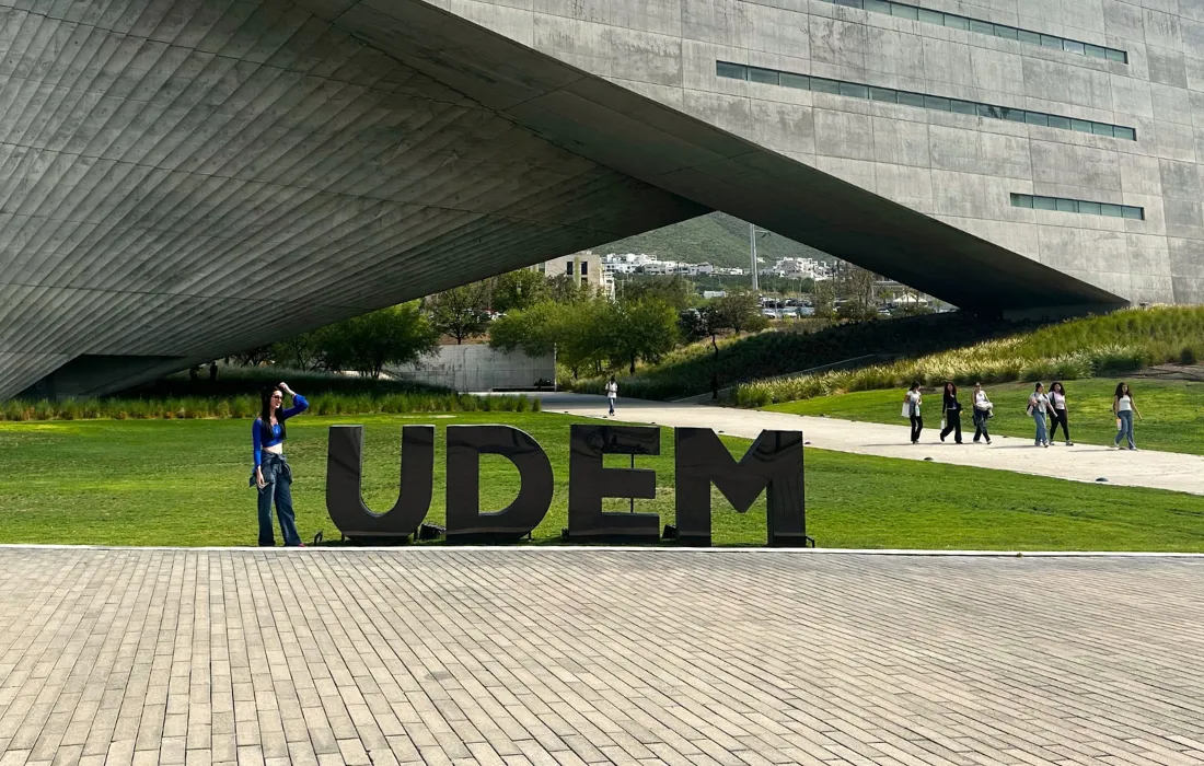 Primera javeriana en iniciar la doble titulación en Negocios Internacionales con la Universidad de Monterrey Primera javeriana en iniciar la doble titulación en Negocios Internacionales con la Universidad de Monterrey