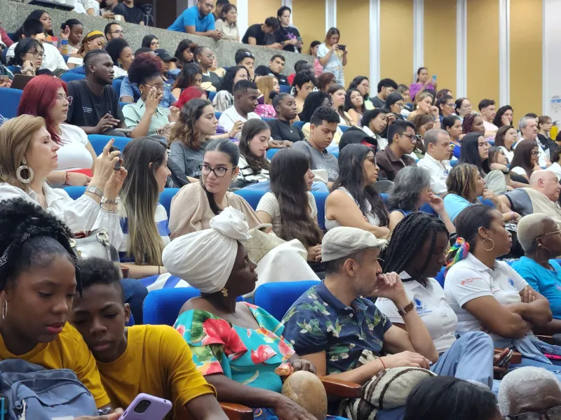 Asistentes a evento "El diálogo restaura" Asistentes a evento "El diálogo restaura"