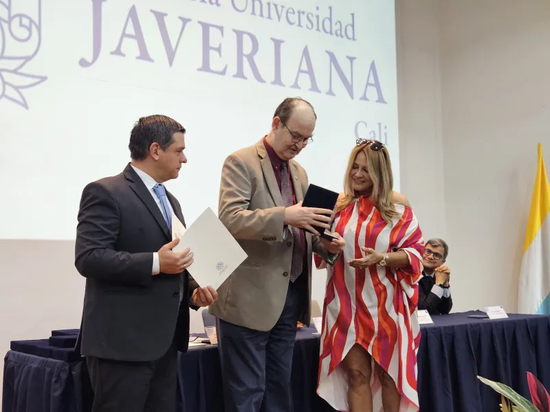 Cruz San Pedro Claver: 25 estudiantes reconocidos por sus calidades humanas y espíritu javeriano Cruz San Pedro Claver: 25 estudiantes reconocidos por sus calidades humanas y espíritu javeriano