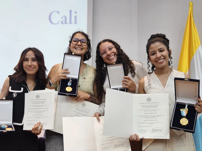 Cruz San Pedro Claver: 25 estudiantes reconocidos por sus calidades humanas y espíritu javeriano Cruz San Pedro Claver: 25 estudiantes reconocidos por sus calidades humanas y espíritu javeriano